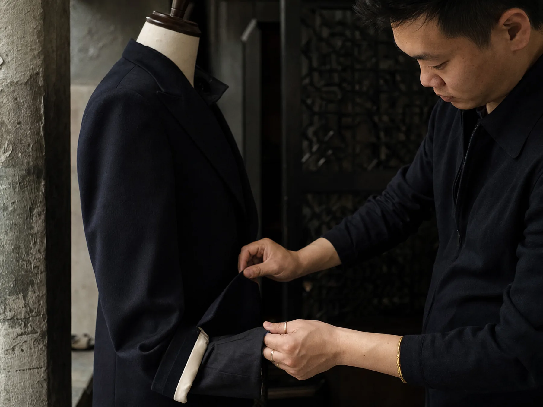 Closed fashion show: spatial detail