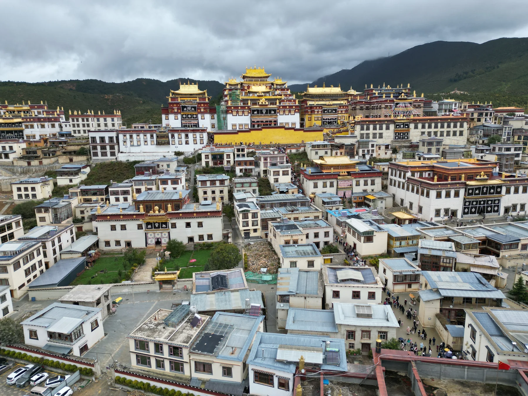 Shangri-La and Songzanlin Monastery beneath the mountains