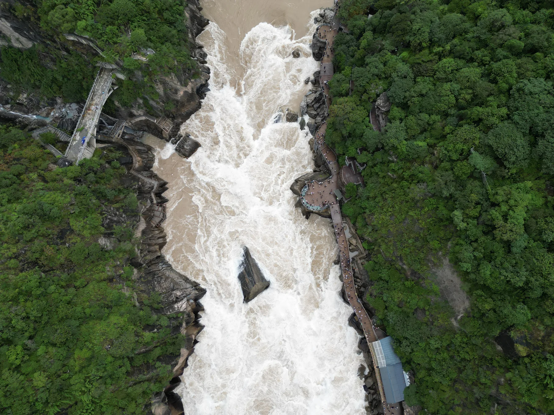 Aerial view of Tiger Leaping Gorge